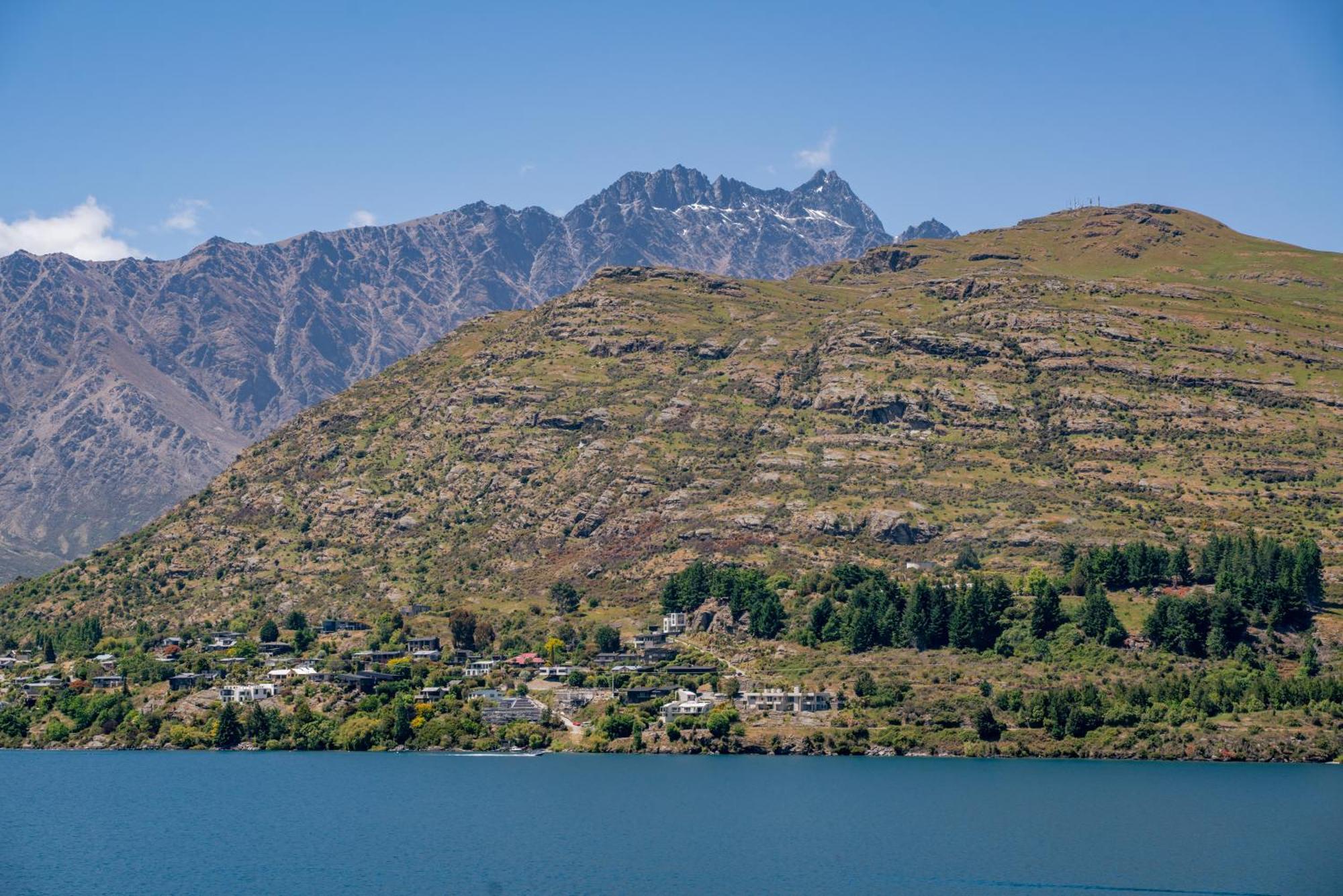 Lakefront Living At Remarkables Retreat - Eight Κουίνσταουν Εξωτερικό φωτογραφία